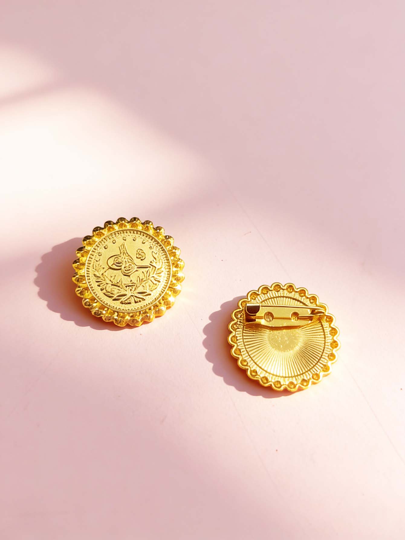 Coin Design Women's Brooch Ott - đánh giá và giá Vintage Fashion Events