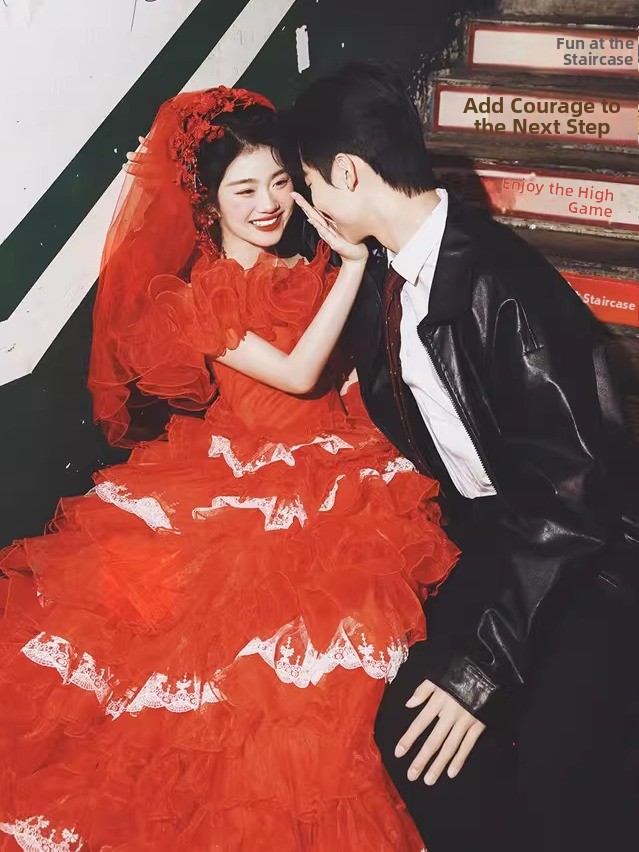 Red Vintage Street Style Weddi - đánh giá và giá Vintage Fashion Photographers