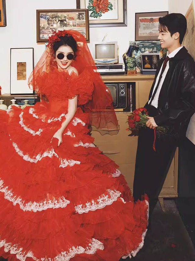 Red Vintage Street Style Weddi - đánh giá và giá Vintage Fashion Photographers