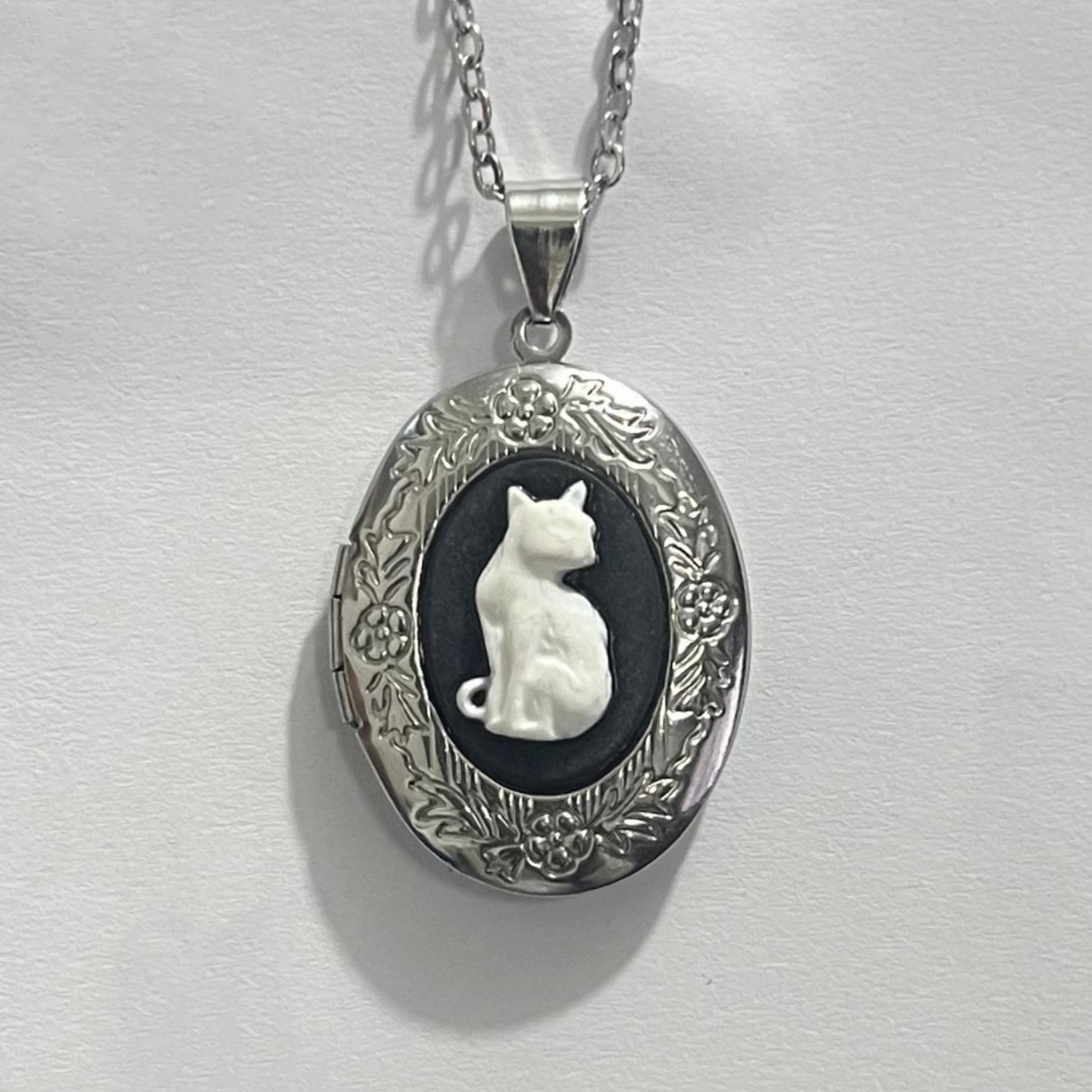 Vintage Cat Pendant Necklaces  - đánh giá và giá Vintage Fashion Store